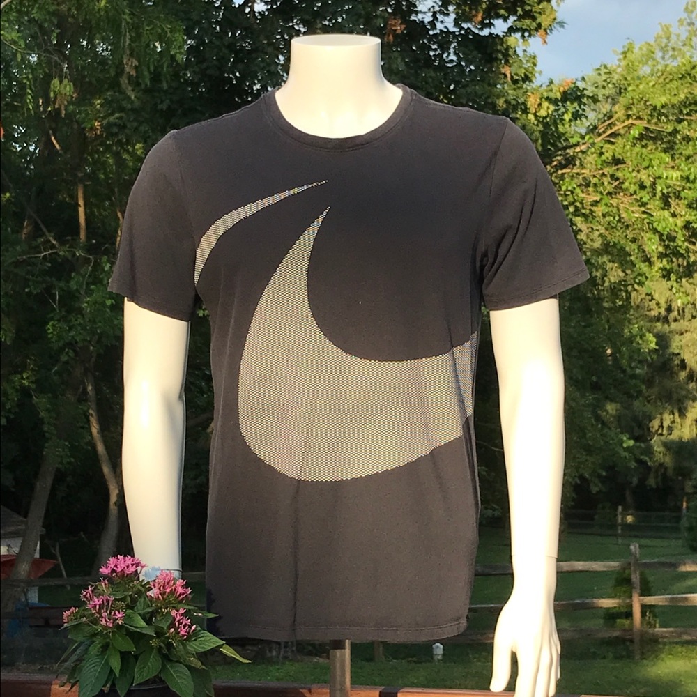 Men’s Nike Dri-Fit black swoosh t shirt M athletic